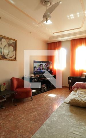 Casa à venda com 300m², 3 quartos e 8 vagasSala