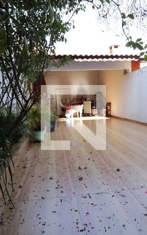 Casa à venda com 300m², 3 quartos e 8 vagasQuintal