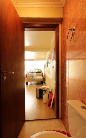 Casa à venda com 300m², 3 quartos e 8 vagasLavabo da Garagem