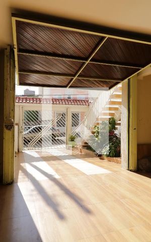 Casa à venda com 300m², 3 quartos e 8 vagasGaragem