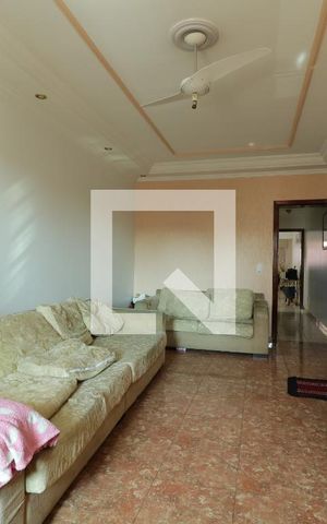 Casa à venda com 300m², 3 quartos e 8 vagasSala