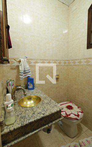Casa à venda com 300m², 3 quartos e 8 vagasLavabo