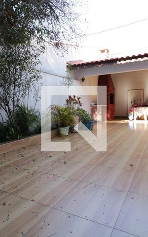 Casa à venda com 300m², 3 quartos e 8 vagasQuintal