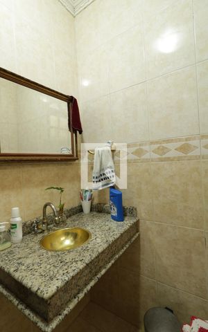 Casa à venda com 300m², 3 quartos e 8 vagasLavabo