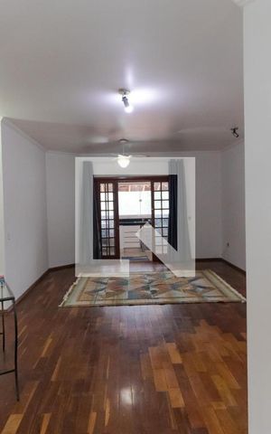 Casa para alugar com 200m², 3 quartos e 1 vagaHall de entrada