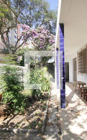 Casa à venda com 360m², 4 quartos e 4 vagasFachada