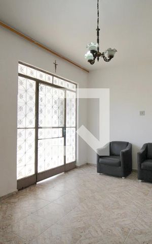 Casa à venda com 360m², 4 quartos e 4 vagasSala