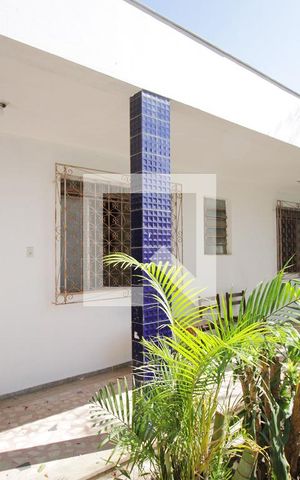 Casa à venda com 360m², 4 quartos e 4 vagasFachada