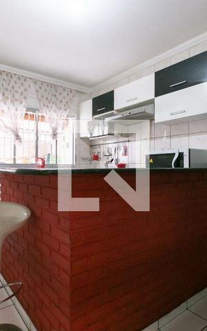 Casa à venda com 170m², 3 quartos e 2 vagas Casa à venda com 170m², 3 quartos e 2 vagasCozinha