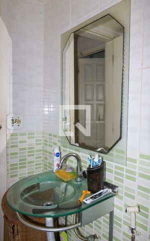 Apartamento à venda com 50m², 2 quartos e 1 vaga Apartamento à venda com 50m², 2 quartos e 1 vagaBanheiro
