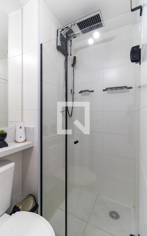 Apartamento para alugar com 33m², 2 quartos e sem vaga Apartamento para alugar com 33m², 2 quartos e sem vagaBanheiro