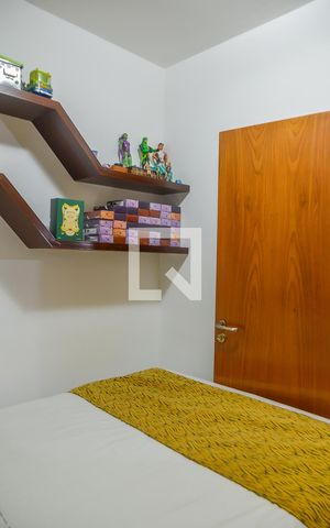 Apartamento à venda com 250m², 4 quartos e 3 vagas Apartamento à venda com 250m², 4 quartos e 3 vagasQuarto de Serviço