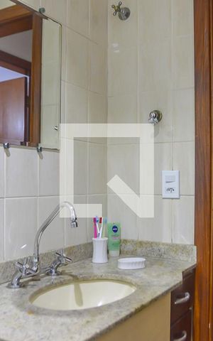 Apartamento à venda com 250m², 4 quartos e 3 vagas Apartamento à venda com 250m², 4 quartos e 3 vagasBanheiro
