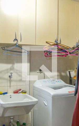 Apartamento à venda com 250m², 4 quartos e 3 vagas Apartamento à venda com 250m², 4 quartos e 3 vagasÁrea de Serviço