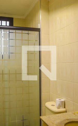 Apartamento à venda com 250m², 4 quartos e 3 vagas Apartamento à venda com 250m², 4 quartos e 3 vagasBanheiro