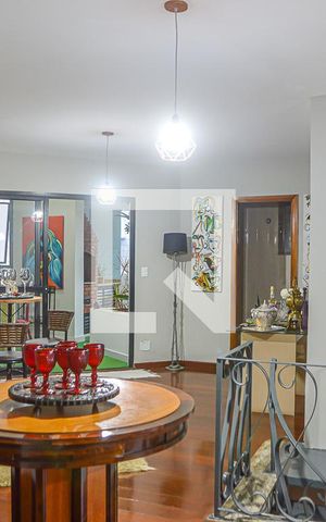 Apartamento à venda com 250m², 4 quartos e 3 vagas Apartamento à venda com 250m², 4 quartos e 3 vagasSala