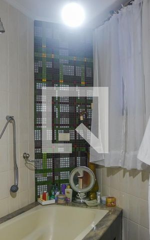 Apartamento à venda com 250m², 4 quartos e 3 vagas Apartamento à venda com 250m², 4 quartos e 3 vagasBanheiro da Suíte