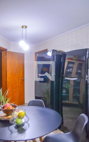 Apartamento à venda com 250m², 4 quartos e 3 vagas Apartamento à venda com 250m², 4 quartos e 3 vagasCozinha