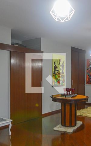 Apartamento à venda com 250m², 4 quartos e 3 vagas Apartamento à venda com 250m², 4 quartos e 3 vagasSala