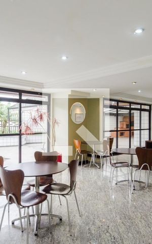 Apartamento à venda com 250m², 4 quartos e 3 vagas Apartamento à venda com 250m², 4 quartos e 3 vagasÁrea comum