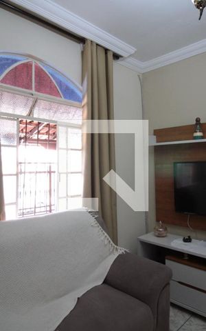 Casa à venda com 88m², 3 quartos e 3 vagasSala