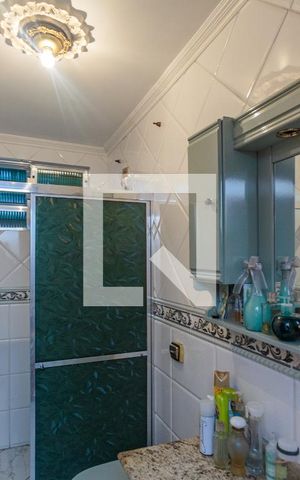 Casa à venda com 217m², 5 quartos e 4 vagasBanheiro 2