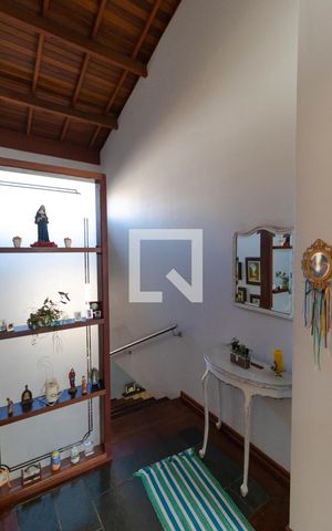 Casa de condomínio à venda com 298m², 6 quartos e sem vaga Casa de condomínio à venda com 298m², 6 quartos e sem vagaHall íntimo