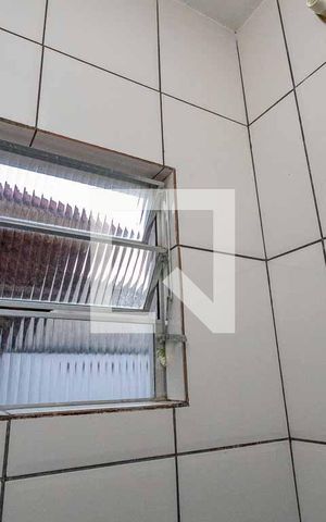 Casa à venda com 200m², 4 quartos e 3 vagas Casa à venda com 200m², 4 quartos e 3 vagasCasa 2 - banheiro