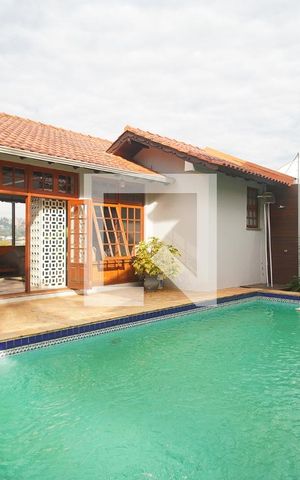 Casa à venda com 270m², 4 quartos e 4 vagasPiscina