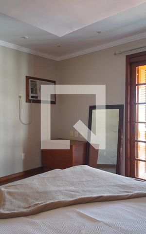 Casa à venda com 270m², 4 quartos e 4 vagasSuíte 1