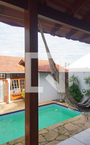 Casa à venda com 270m², 4 quartos e 4 vagasPiscina
