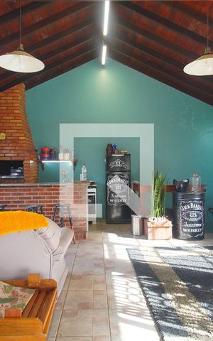 Casa à venda com 270m², 4 quartos e 4 vagasChurrasqueira
