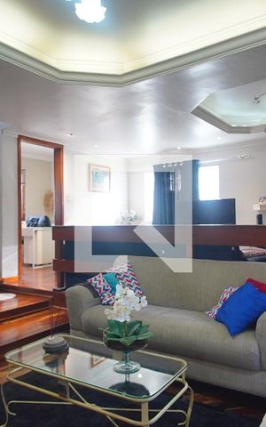 Casa à venda com 270m², 4 quartos e 4 vagasSala