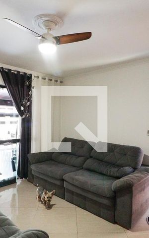 Casa à venda com 560m², 4 quartos e 2 vagas Casa à venda com 560m², 4 quartos e 2 vagasSala