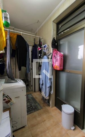 Apartamento à venda com 100m², 3 quartos e 2 vagas Apartamento à venda com 100m², 3 quartos e 2 vagasÁrea de Serviço