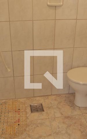 Casa à venda com 150m², 3 quartos e 2 vagasBanheiro fundos