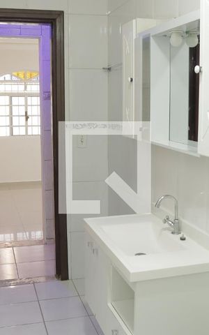 Casa à venda com 150m², 3 quartos e 2 vagasBanheiro 1