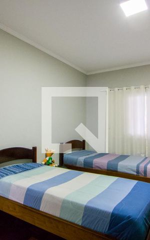 Casa à venda com 271m², 3 quartos e 4 vagasQuarto 1