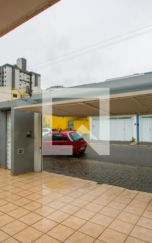Casa à venda com 271m², 3 quartos e 4 vagasJardim/Garagem