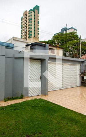 Casa à venda com 271m², 3 quartos e 4 vagasJardim/Garagem