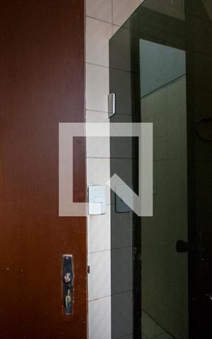 Casa à venda com 271m², 3 quartos e 4 vagasBanheiro do quarto 2