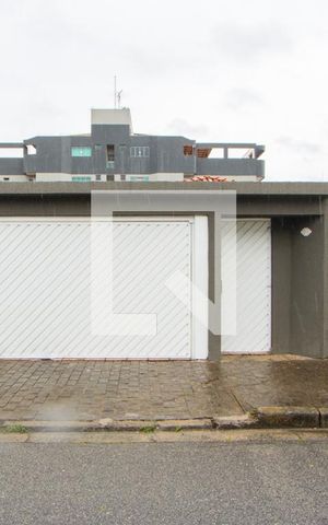 Casa à venda com 271m², 3 quartos e 4 vagasFachada