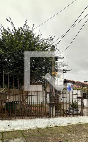 Casa à venda com 220m², 4 quartos e 5 vagasFachada da casa 