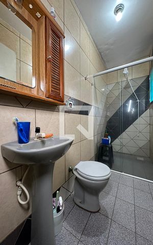 Casa à venda com 220m², 4 quartos e 5 vagasBanheiro 1