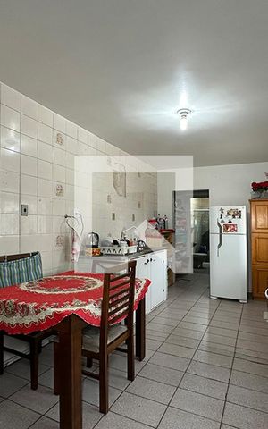 Casa à venda com 220m², 4 quartos e 5 vagasCozinha 
