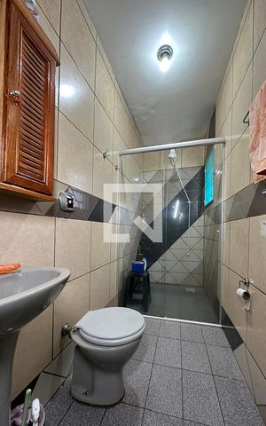 Casa à venda com 220m², 4 quartos e 5 vagasBanheiro 1
