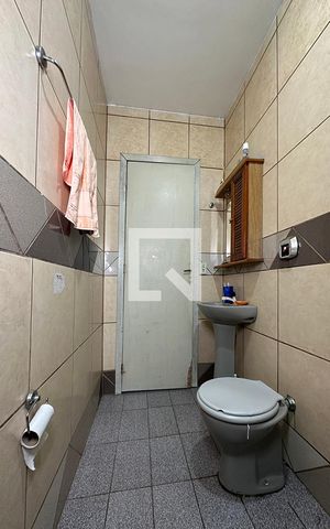 Casa à venda com 220m², 4 quartos e 5 vagasBanheiro 1