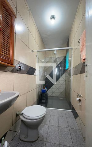 Casa à venda com 220m², 4 quartos e 5 vagasBanheiro 1