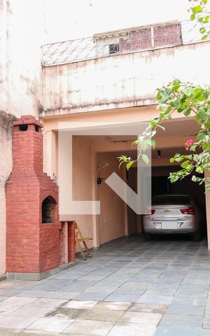 Casa para alugar com 269m², 3 quartos e 5 vagas Casa para alugar com 269m², 3 quartos e 5 vagasGaragem
