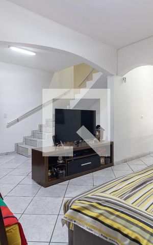 Casa à venda com 425m², 3 quartos e 2 vagas Casa à venda com 425m², 3 quartos e 2 vagasSala